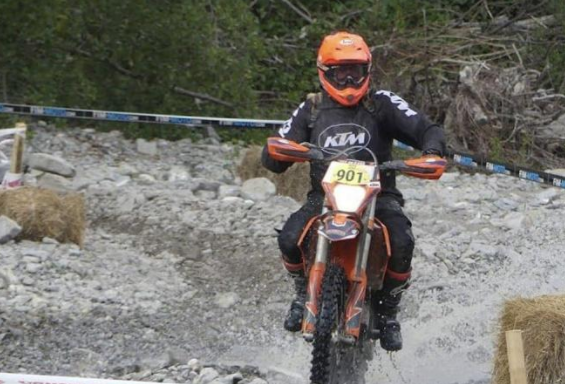 Bagnaria (Pavia), al mondiale di enduro muore un motociclista olandese di 50 anni