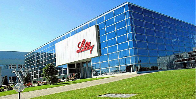 Covid, accordo tra la Commissione Ue e l’azienda farmaceutica Eli Lilly per un trattamento con anticorpi monoclonali