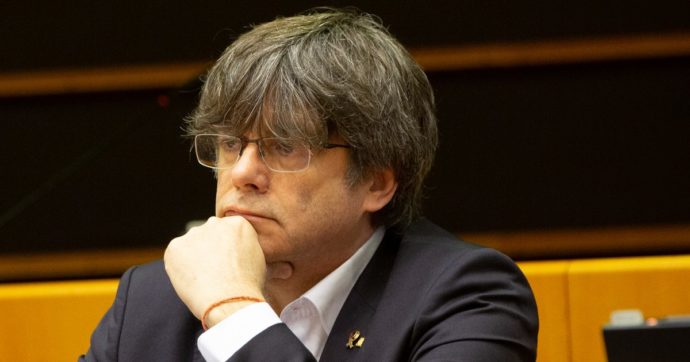 Alghero, arrestato l’ex presidente della Catalogna Carles Puigdemont