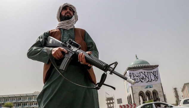 Afghanistan, i talebani annunciano di avere il pieno controllo del Paese. Il ribello Massud: “Non ci arrenderemo mai”