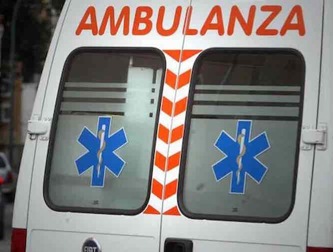 Roma, incidente stradale in via Ostiense: ricoverato un 29enne in gravi condizioni