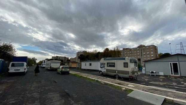 Dramma a San Basilio, bambino rom denuncia i genitori: “Mi picchiano con violenza, da 4 anni. Ora basta, prendeteli“