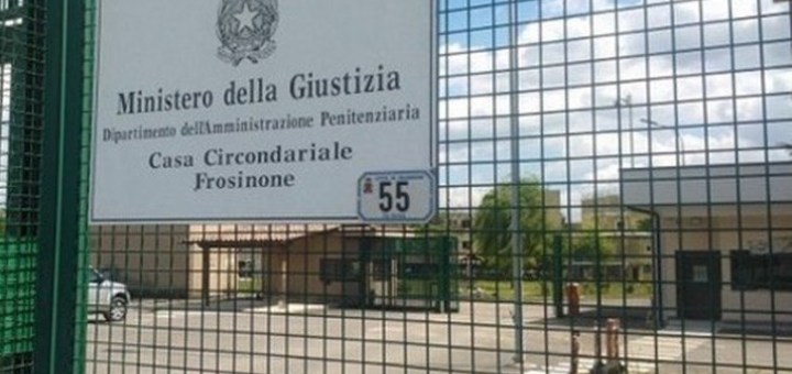 Frosinone, un detenuto spara dei colpi di pistola. La ministra Cartabia: “Un fatto gravissimo”