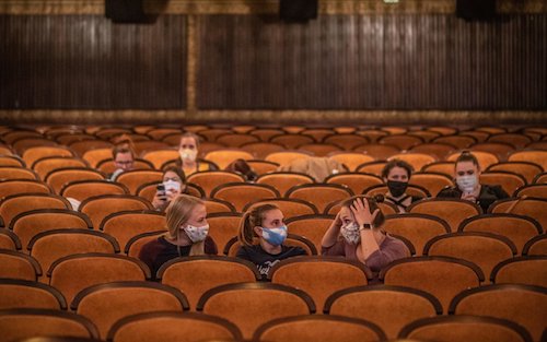 Covid, per cinema e teatro la capienza sarà al 75-80 per cento dal 30 settembre