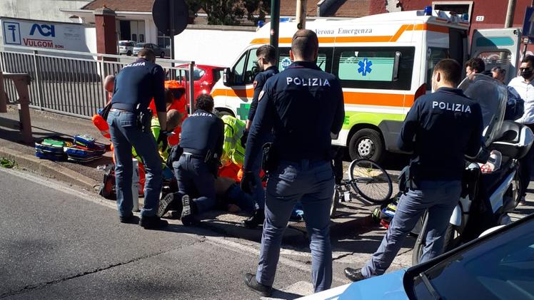 Vitinia, 42enne trovato morto vicino alla sua bici: probabile il malore
