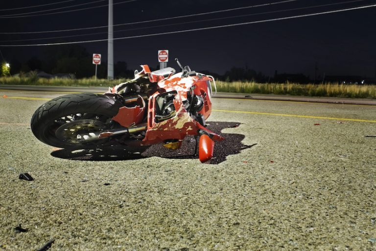 Roma, rintracciato e denunciato il pirata della strada che aveva travolto un motociclista sul Gra