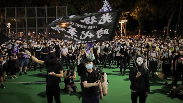 Hong Kong, condannati nove attivisti pro-democrazia per aver partecipato ad una veglia in ricordo delle vittime di piazza Tienanmen