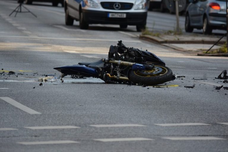Tiburtina: incidente stradale, muore un motociclista di 37 anni