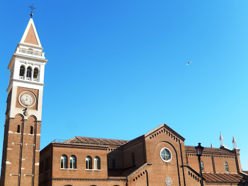 San Lorenzo: caduti dei calcinacci dal campanile della chiesa di Santa Maria dell’Immacolata