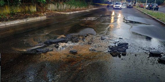 Via Gregorio VII: chiusa per allagamento tutta la corsia preferenziale