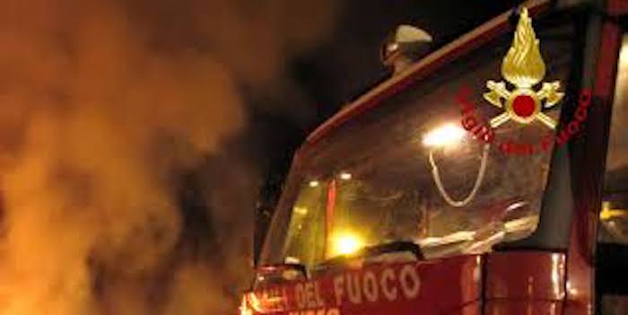 Roma, il bilancio definitivo di Capodanno: 60 auto distrutte dalle fiamme, nessun ferito