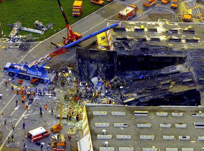 Milano, vent’anni fa la tragedia del rogo di Linate in cui morirono 114 persone