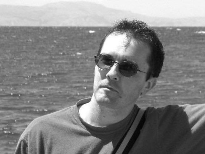 Francia: targa in memoria dell’insegnante Samuel Paty, ucciso un anno fa per aver mostrate caricature di Maometto