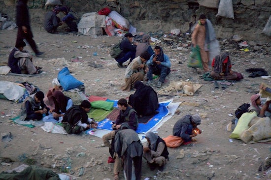 Afghanistan, il piano del premier Draghi per “salvare il Paese” dal collasso economico