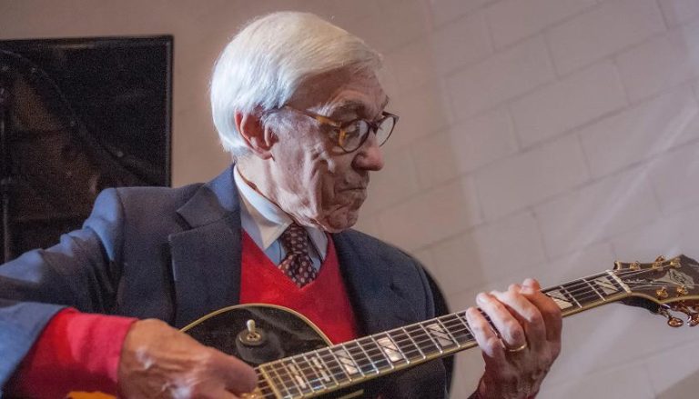 Musica, si è spento a 95 anni Franco Cerri: il poeta delle sei corde jazz