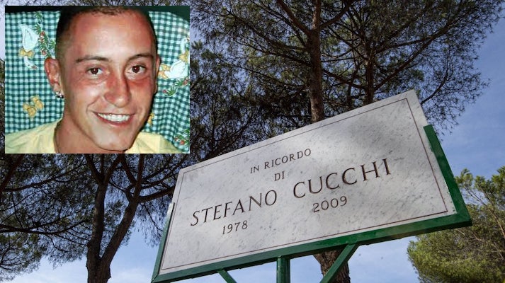 Roma, ricorre oggi l’anniversario della morte di Stefano Cucchi. Al Parco degli Acquedotti una targa alla memoria del 31enne