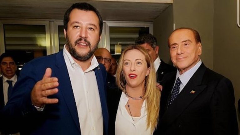 Roma, vertice del centrodestra nella villa di Berlusconi: “Abbiamo stabilito incontri settimanali per concordare azioni parlamentari condivise”