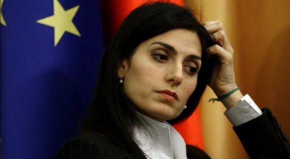 Virginia Raggi non molla la presa su Roma e lancia il suo nuovo progetto civico, “RomEpolis2030”