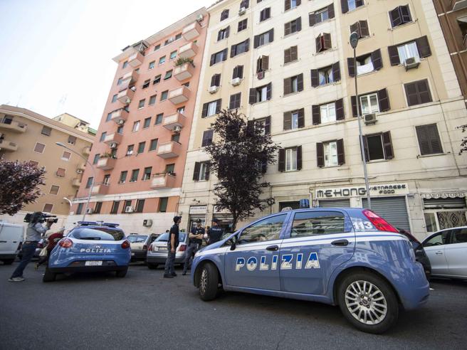 Roma, tragedia a San Lorenzo: un ubriaco disturba i clienti in un bar e un 18enne lo uccide con un pugno