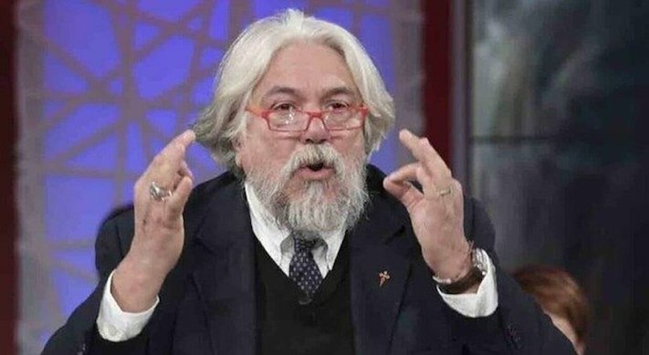 Covid, lo psichiatra Alessandro Meluzzi è stato sospeso dall’Ordine dei medici di Torino: non è vaccinato