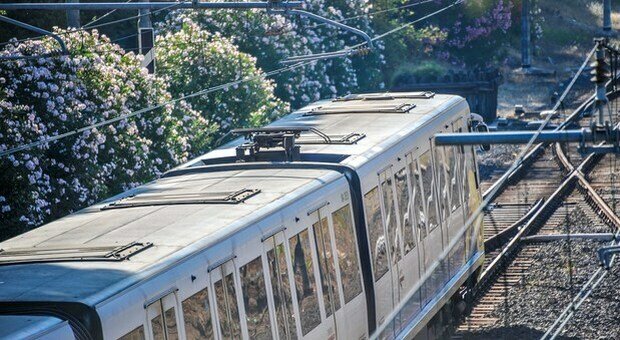 Ostia, 72enne muore per un malore su un treno della Roma-Lido
