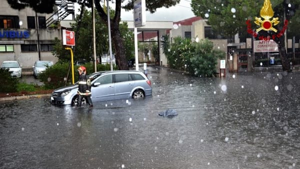 Palermo, allagamenti e disagi in vari quartieri per il maltempo