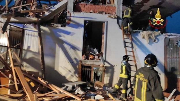Rossana (Cuneo), esplode una palazzina di due piani: una persona è rimasta ferita