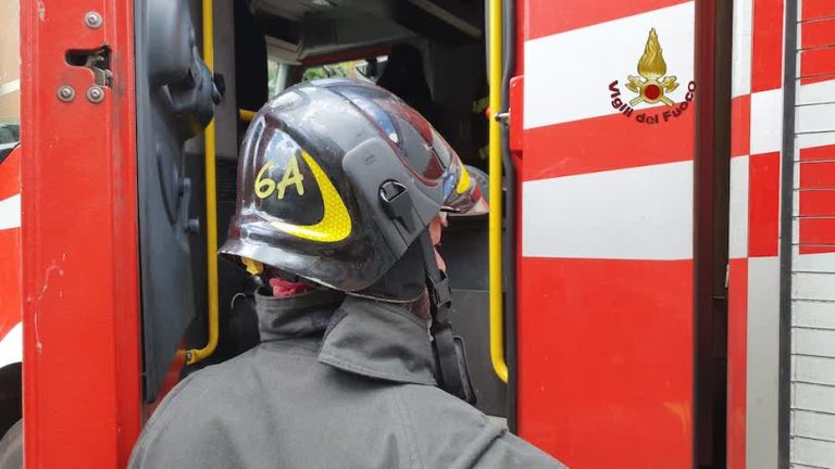 Roma, a Tor di Quinti incendio in una stanza di un albergo