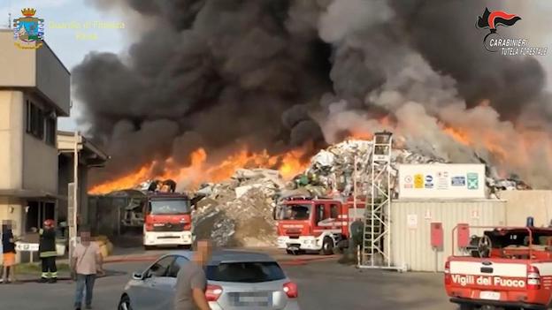 Mortara (Pavia), incendiarono il loro impianto per il trattamento dei rifiuti: i tre titolari sono stati arrestati