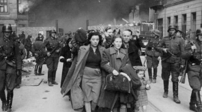 Roma oggi ricorda l’orrore del 16 ottobre del 1943: 1.259 ebrei furono deportati in Germania. Tornarono solo in 16
