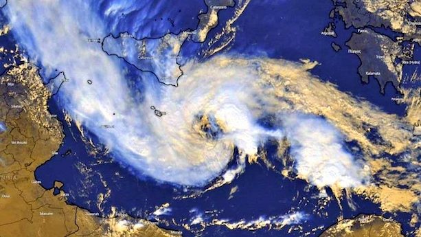 Sicilia, massima allerta per l’arrivo dell’uragano “Apollo”. Nel Ragusano scuole e negozi chiusi