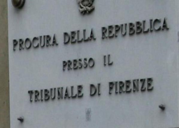 Firenze, aperta un’inchiesta sulla morte di una operaia 58enne caduta da tre metri