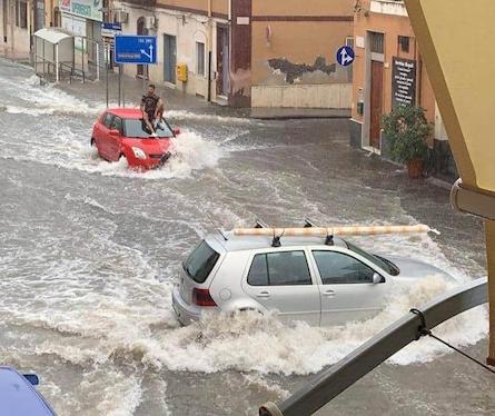 Sicilia, il maltempo imperversa nella provincia di Catania: danni e allagamenti