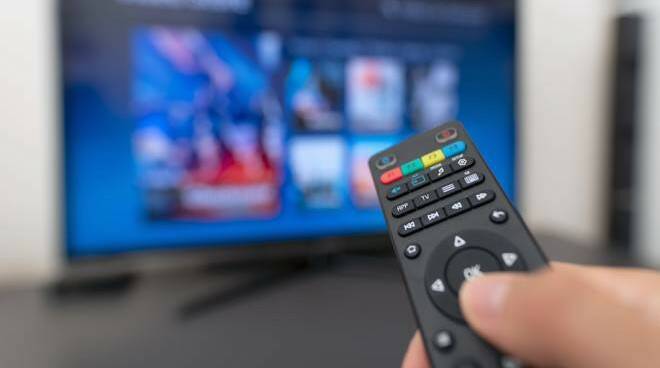 Switch off tv: decollano le vendite di nuovi televisori (+120%)