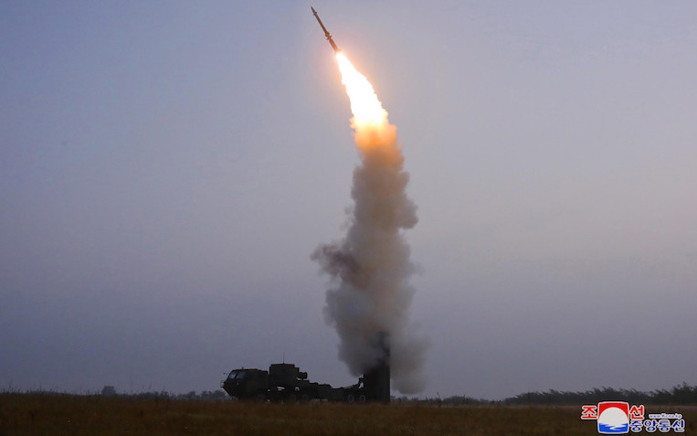 Corea del Nord, testato un missile antiaereo  di nuova concezione