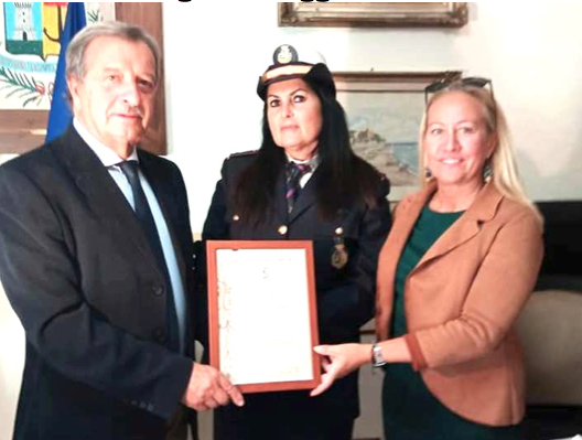 Il comandate della Polizia Locale di S. Marinella Keti Marinangeli festeggia 25 anni di servizio