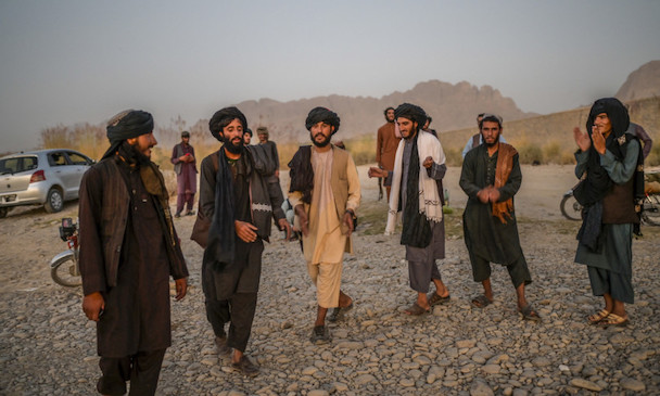 Afghanistan, i talebani hanno chiesto aiuto all’Unione europea per garantire il funzionamento degli aeroporti del Paese