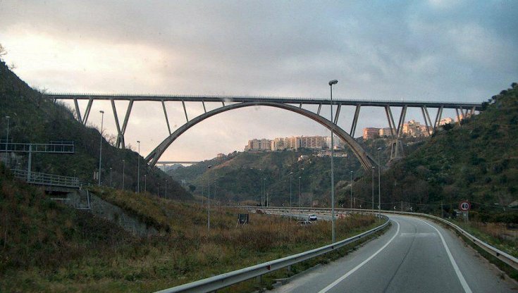 Catanzaro, sequestrato il Ponte Morandi: materiali scandenti per la manutenzione