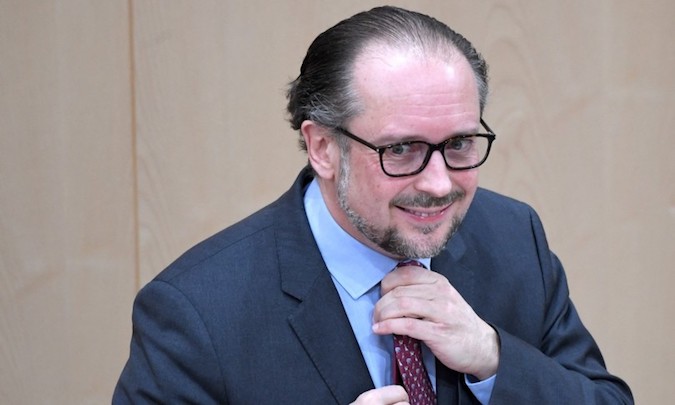 Covid, in Austria da lunedì 8 novembre lockdown per chi non è vaccinato