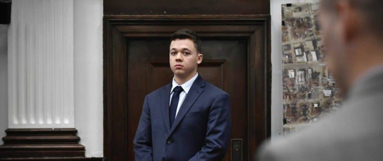 Usa, uccise due persone in una manifestazoine antirazzista nel Wisconsin: assolto Kyle Rittenhouse