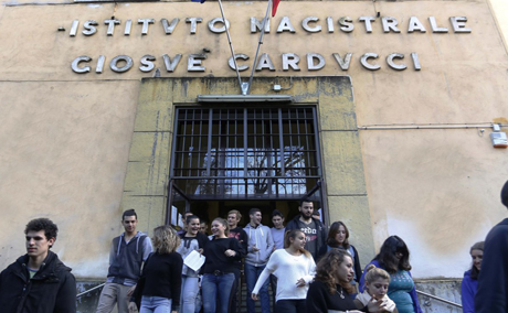 Roma, 200 studenti occupano il liceo Carducci al quartiere Trieste