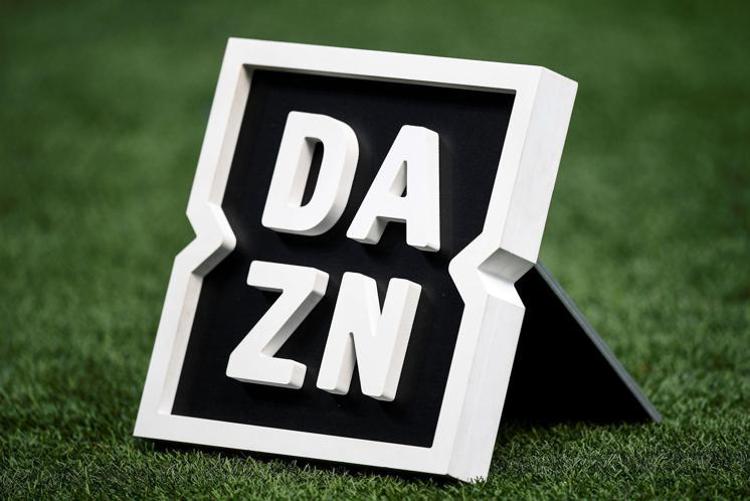 Dazn fa un passo indietro sulla visione in contemporanea su due device con un singolo abbonamento