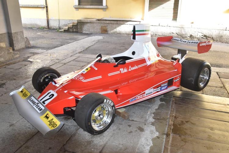 Alla dogana di Ponte Chiasso (Como): sequestrata una replica della Ferrari F1 Niki Lauda