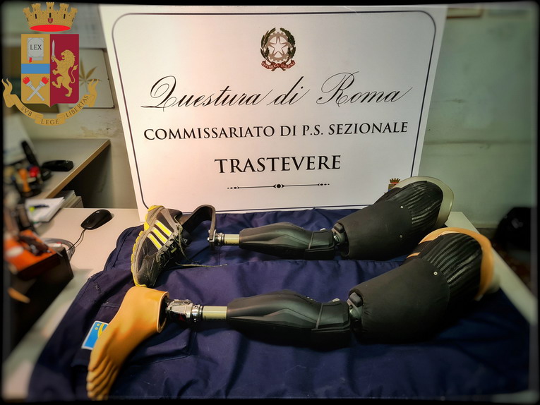 Roma, al Gianicolo la polizia recupera due protesi in titanio dal valore di 150mila rubate due settimane fa