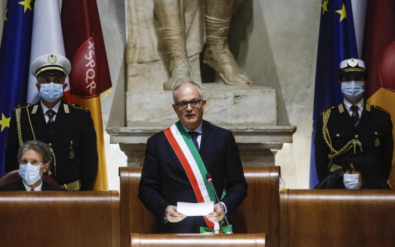 Roma, il sindaco Roberto Gualtieri ha giurato in Aula Giulio Cesare con i nuovi assessori