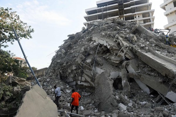 Nigeria, crolla un grattacielo in costruzione a Lagos: almeno 4 le vittime