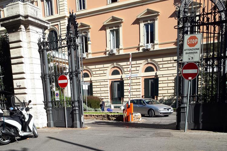 Roma, focolaio Covid al Policlinico Umberto I: 9 casi individuati: 5 pazienti e 4 operatori, subito isolati