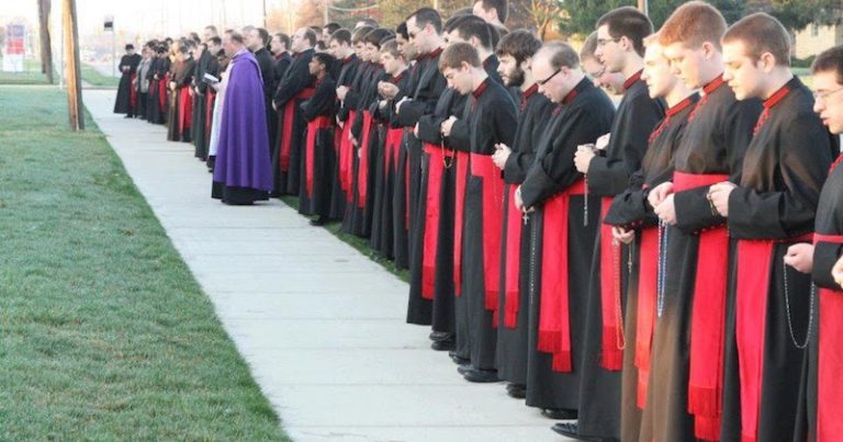 Sono “solo” 1.804 i seminaristi diocesani in Italia, a conferma del calo delle vocazioni che si registra da cinquant’anni