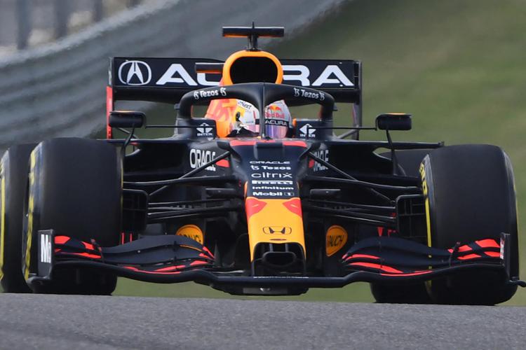 Formula 1, Max Verstappen vince il Gp del Messico davanti Lewis Hamilton. Le Ferrari al quinto e sesto posto