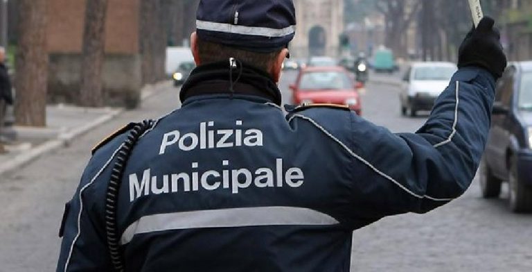 Roma, traffico in tilt per un incidente in via Anastasio II